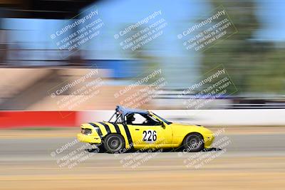 media/Sep-29-2024-24 Hours of Lemons (Sun) [[6a7c256ce3]]/StartFinish (245p-330p)/